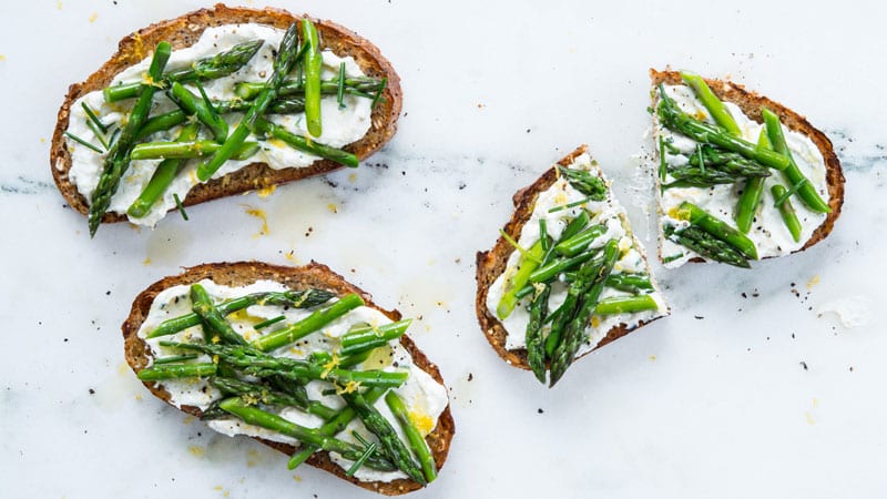 asparagus ricotta toast