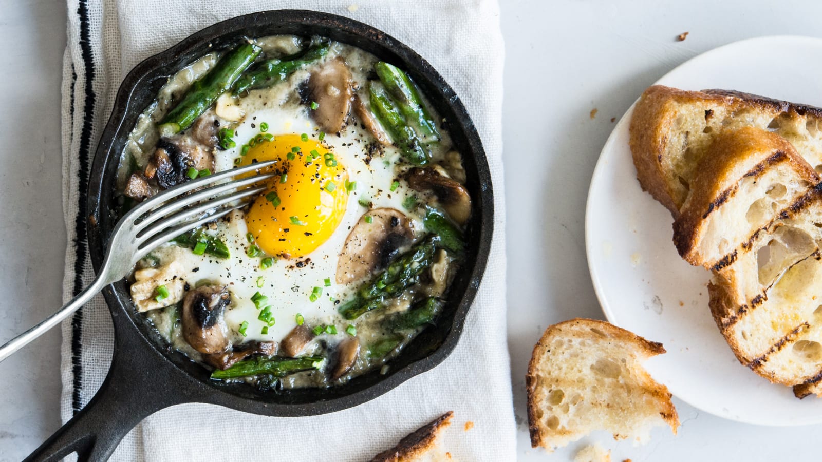 Baked Eggs with Asparagus and Mushrooms