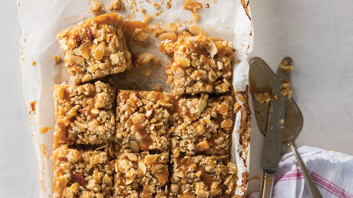 Pear Cardamom Crumble Bars