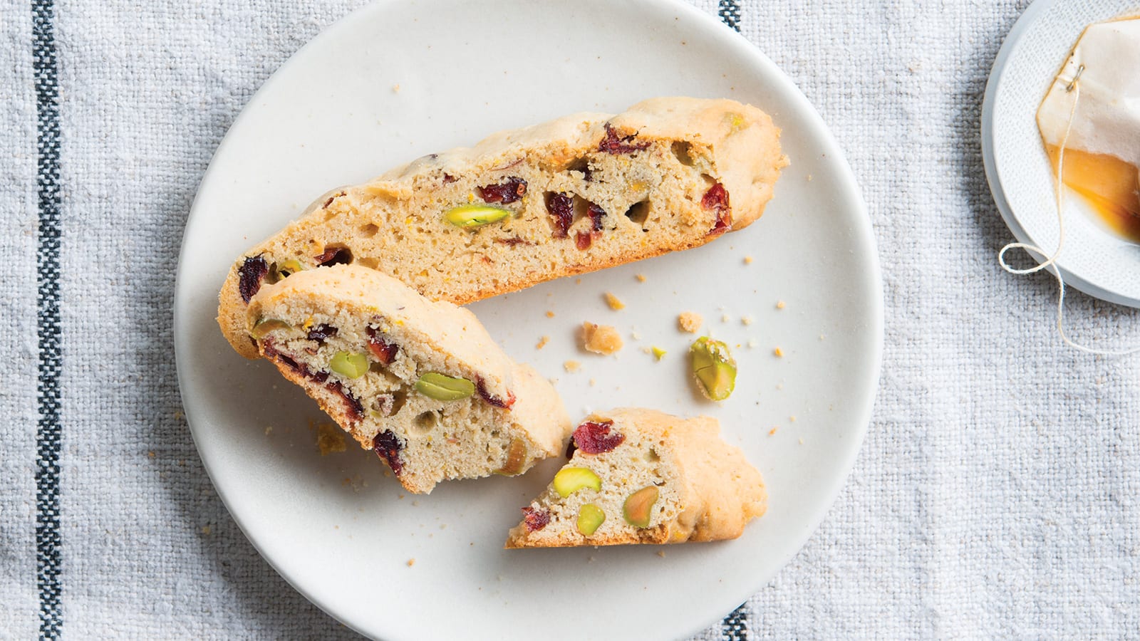 cranberry pistachio biscotti