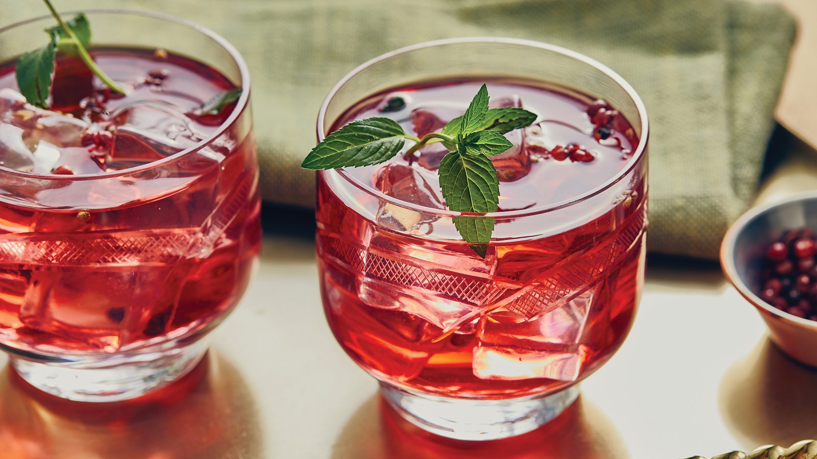 Peppy Green Tea Pomegranate Spritzer